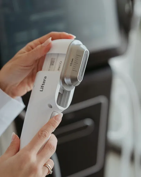 Liftera - Lifting Facil com Ultrassom Microfocado Liftera - Lifting Facil com Ultrassom Microfocado